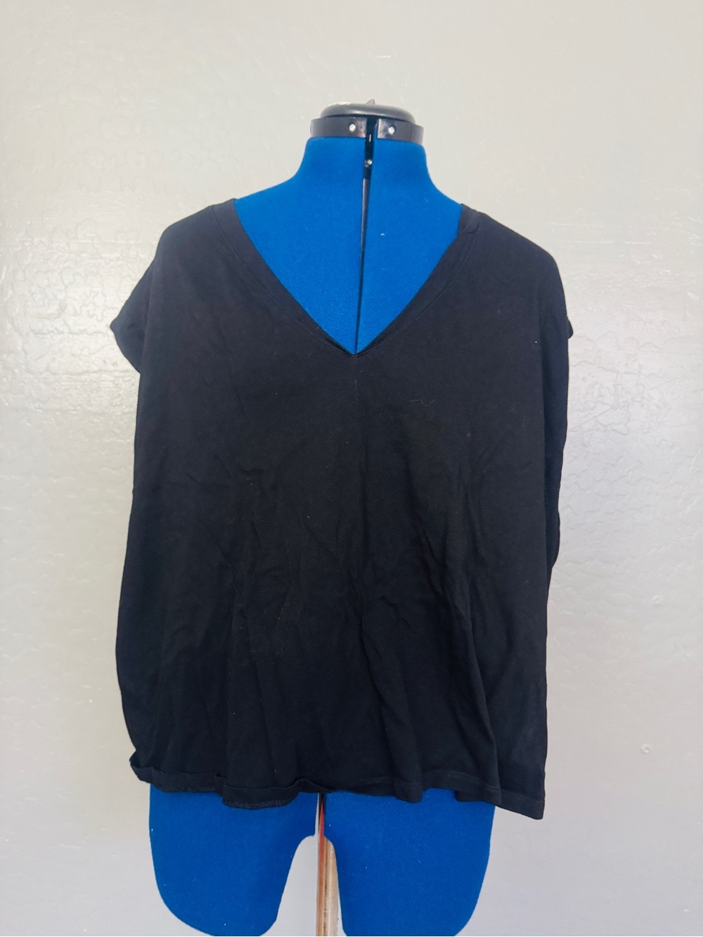 Old Navy Black V-Neck Square Short Sleeve Tee